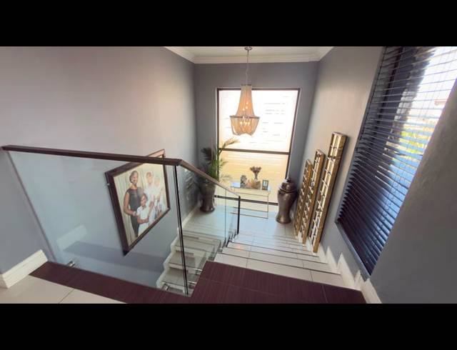 6 BEDROOM HOUSE FOR SALE IN AQUAVISTA MOUNTAIN ESTATE